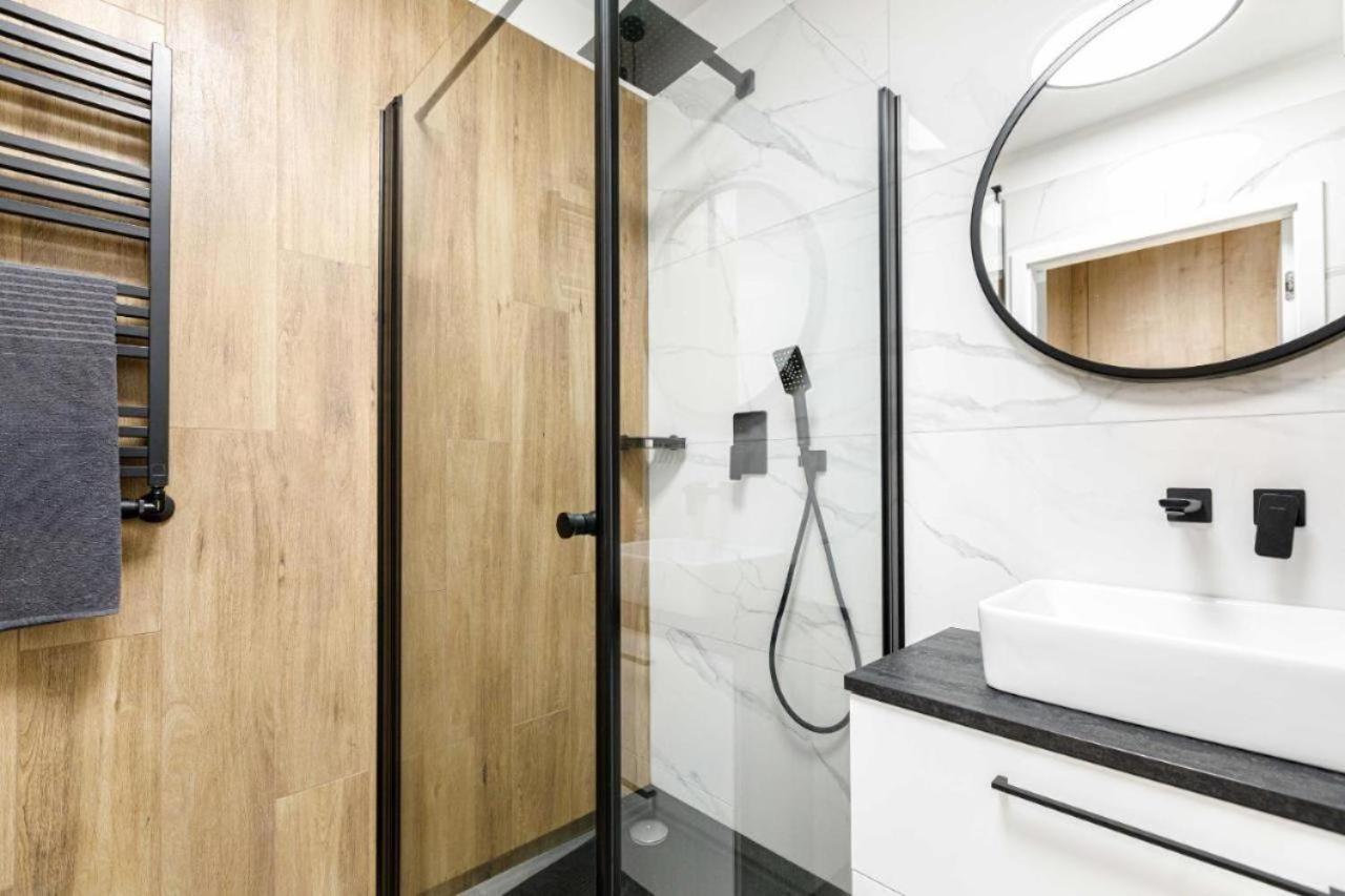 Urban Chic - Studio Apartment - Odra View&Witolda Breslavia Esterno foto